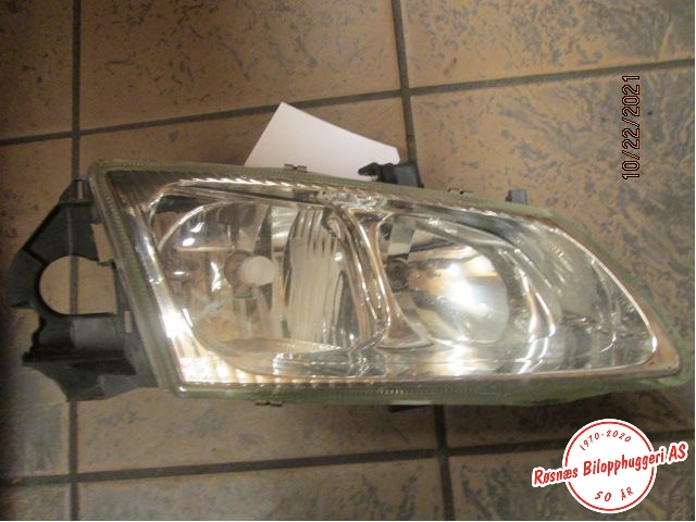 Frontlykt høyre halogen til Nissan Almera, 2003-2006 (Fase 2) (N16) (N16) (NISSAN|)