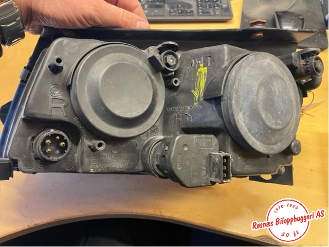 Frontlykt høyre halogen til VW Passat 2001-2005 (B5,3BG) (B5,3BG) (VOLKSWAGEN|3B0 941 016 AN|)