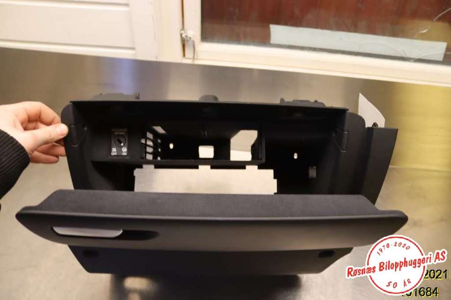 Hanskerom til Audi A3 2016-2020 (Type III, Fase 2)  (AUDI|8V1.857.035-D|)