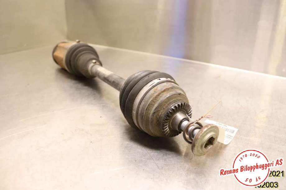 Drivaksel venstre foran til BMW 3-Serie 2012-2018 (F30/F31/F34) (F30/F31/F34) (BMW|7597639|)