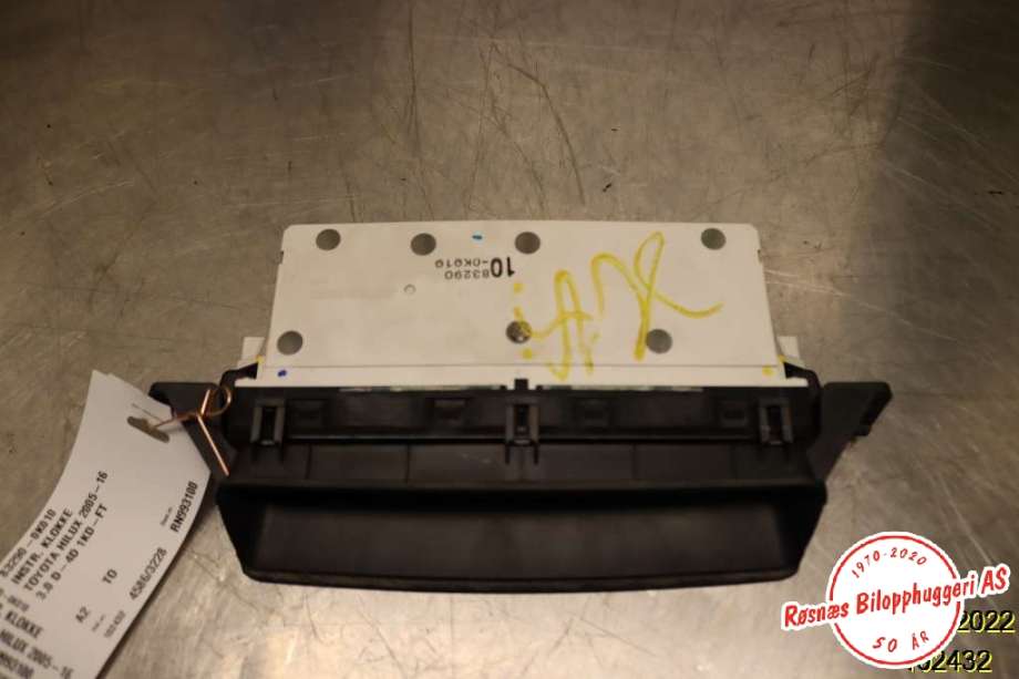 Instrument klokke til Toyota Hilux 2006-2011  (TOYOTA|83290-0K010|)