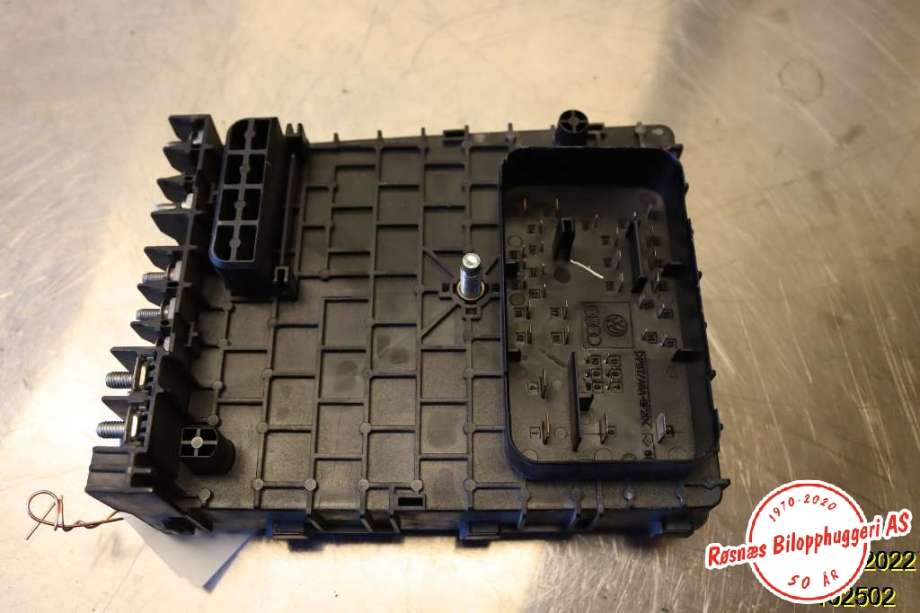Sikringsboks til VW Sharan 2010-->> (Type II)  (VOLKSWAGEN|3C0 937 125|)