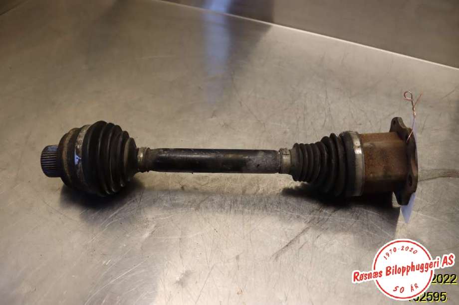 Drivaksel høyre foran til Audi A4, Allroad, 2009-2016 (Type I) (B8) (B8) (AUDI|)