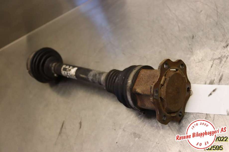 Drivaksel høyre foran til Audi A4, Allroad 2009-2016 (Type I) (B8) (B8) (AUDI|)
