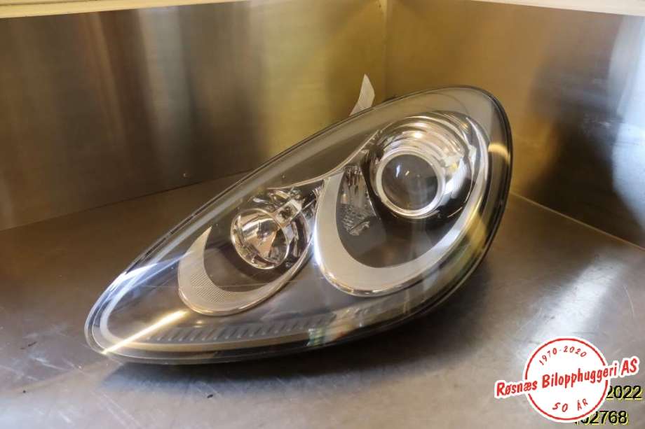 Frontlykt venstre halogen til Porsche Cayenne, 2010-2017 (92A) (92A) (PORSCHE|7P5 941 031 P)