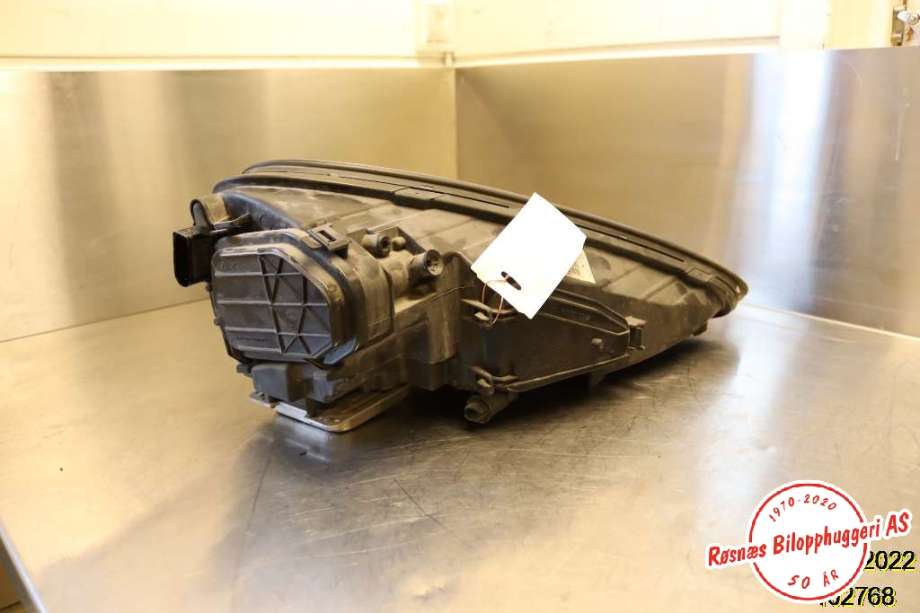 Frontlykt venstre halogen til Porsche Cayenne 2010-2017 (92A) (92A) (PORSCHE|7P5 941 031 P|)