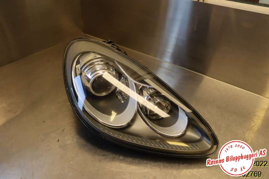 Frontlykt høyre halogen til Porsche Cayenne, 2010-2017 (92A) (92A) (PORSCHE|7P5 941 032 P)