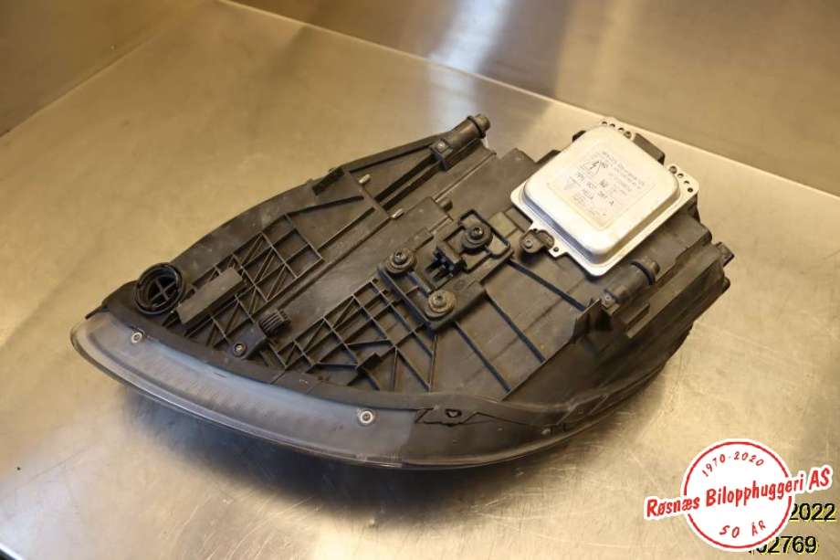 Frontlykt høyre halogen til Porsche Cayenne 2010-2017 (92A) (92A) (PORSCHE|7P5 941 032 P|)