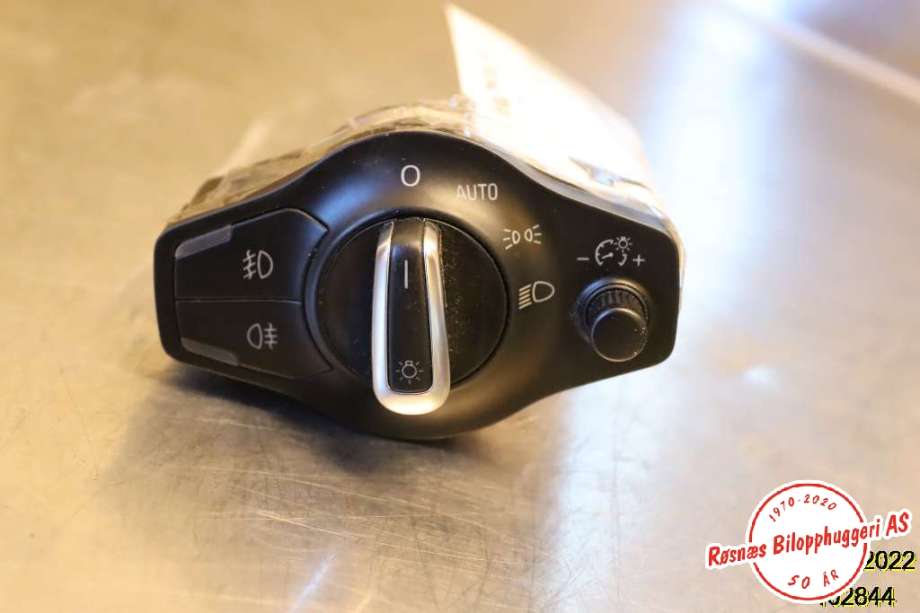 Bryter lys til Audi A4, 2007-2014 (Type IV) (B8) (B8) (AUDI|8K0 941 531 G)