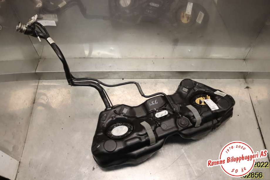 Dieseltank til Mercedes E-Klasse 2009-2013 (Fase 1) (W212) (W212) (MERCEDES|)