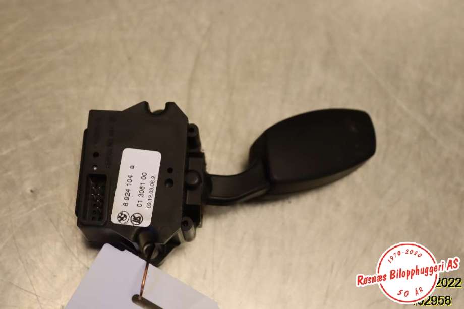 Bryter cruise control til BMW 5-Serie 2003-2010 (E60/E61) (E60/E61) (BMW|6 924 104 A|)