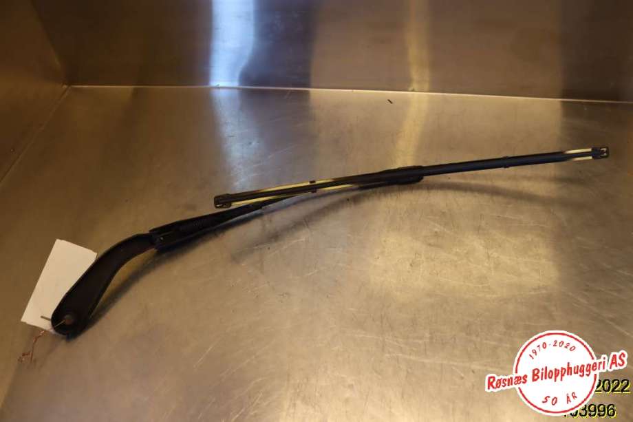 Viskerarmer frontrute til BMW 3-Serie 2012-2018 (F30/F31/F34) (F30/F31/F34) (BMW|00026577B|)