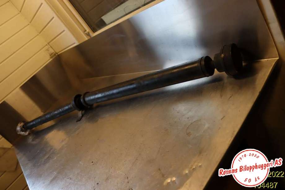 Mellomaksel bakre til Audi A8 2003-2010 (Type II)  (AUDI|4E0 521 101 A|)