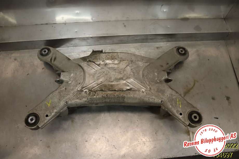 Travers bak til Audi A8 2003-2010 (Type II)  (AUDI|4E0.505.235.H|)