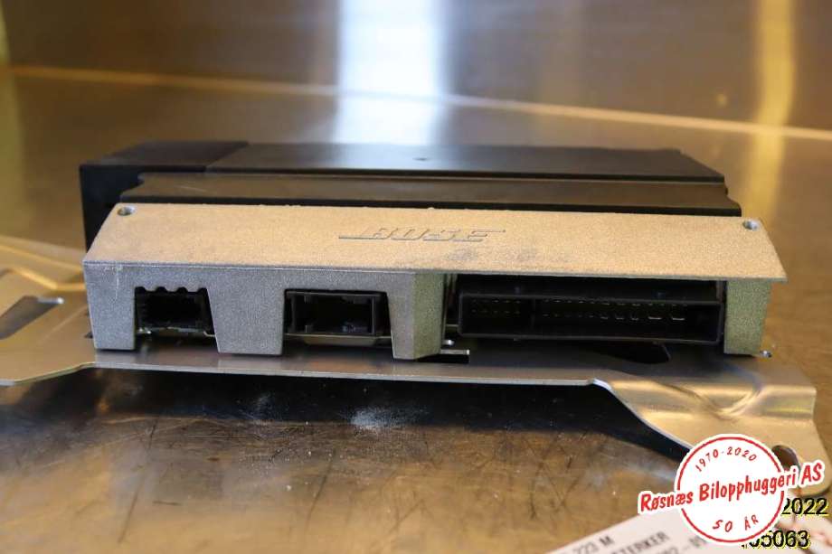 Bilstereo forsterker til Audi A8 2003-2010 (Type II)  (AUDI|4E0 035 223 M|)