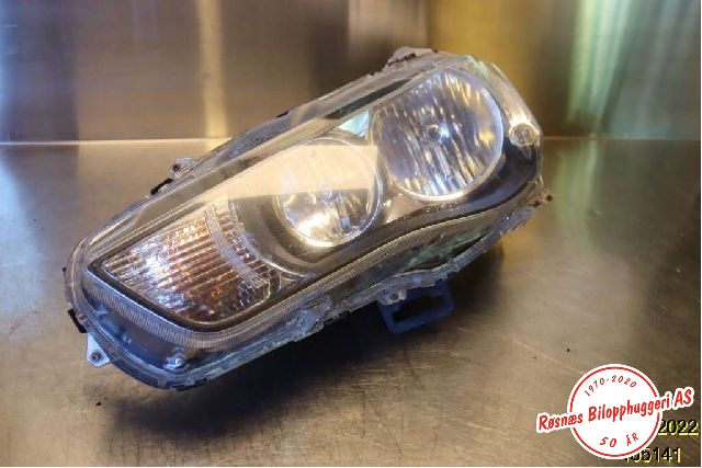Frontlykt venstre halogen til Mitsubishi Outlander, 2010-2012 (Type II, Fase 2)  (MITSUBISHI|P8924L)