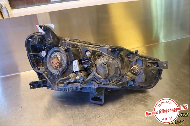 Frontlykt venstre halogen til Mitsubishi Outlander 2010-2012 (Type II, Fase 2)  (MITSUBISHI|P8924L|)