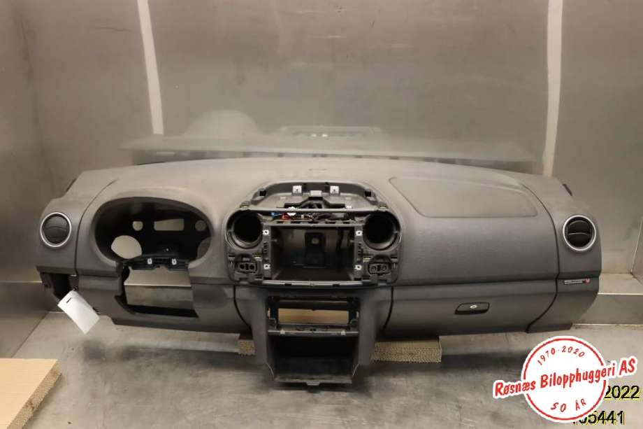 Dashbord til VW Amarok, 2010-2016 (Type I, Fase 1) (VOLKSWAGEN|)