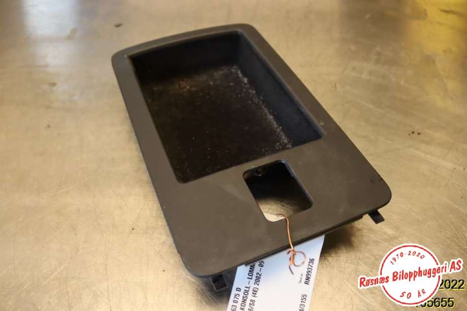 Innredning, Konsoll til Audi A8, 2003-2010 (Type II) (AUDI|4E0 863 075 D)