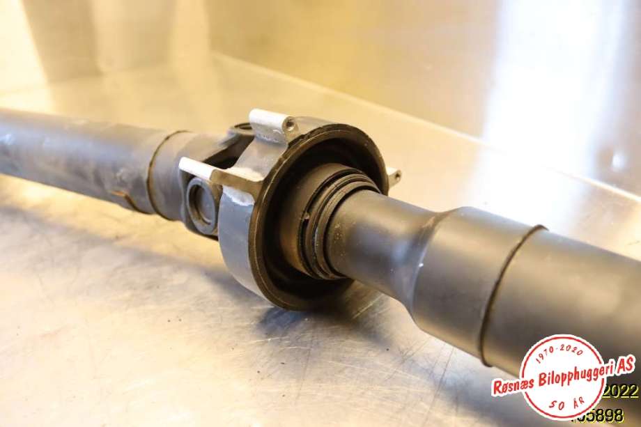 Mellomaksel til BMW 5-Serie 2010-2017 (F10/F11) (F10/F11) (BMW|7614686-02|)