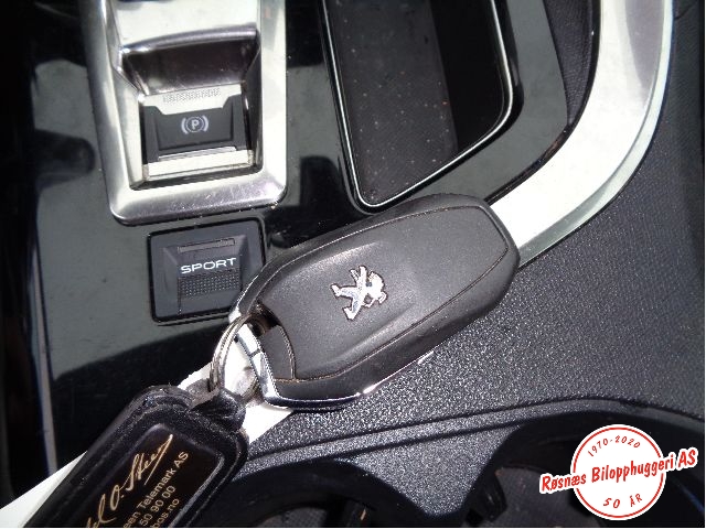 Nøkkel til Peugeot 5008 2017-->> (Type II)  (PEUGEOT|)