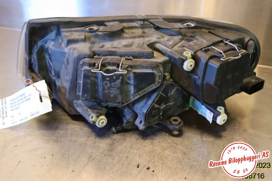 Frontlykt høyre halogen til Škoda Superb 2002-2008 (Type I) (SKODA|)
