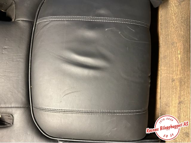Sete sett til Audi A8 2003-2010 (Type II) (AUDI|)