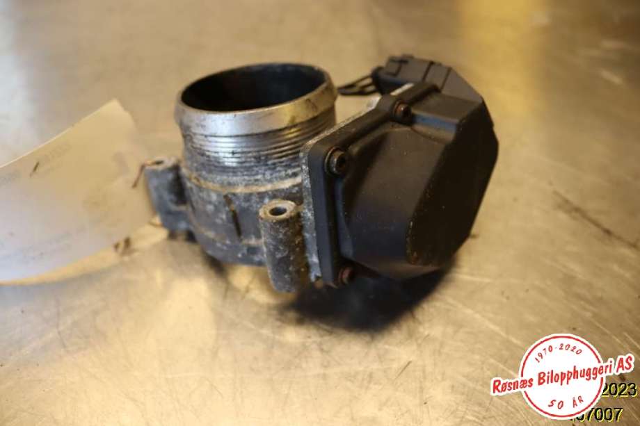Spjeldhus til VW Transporter / Caravelle 2003-2009 (Fase 1) (T5) (T5) (VOLKSWAGEN|076 128 063 A|)