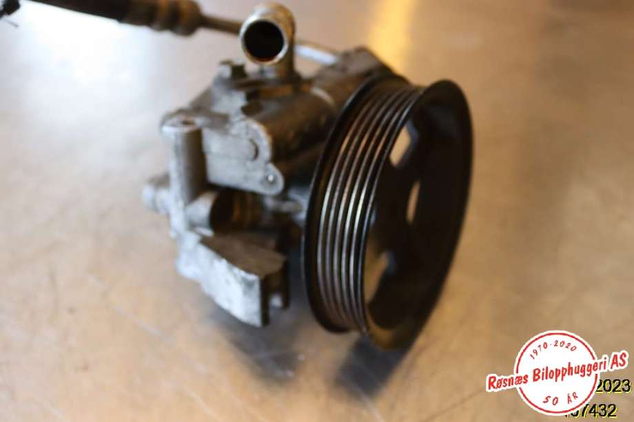 Servo pumpe mekanisk til Ford Transit Connect, 2009-2013 (Type I, Fase 2)  (FORD|2T14-3A696-AK)