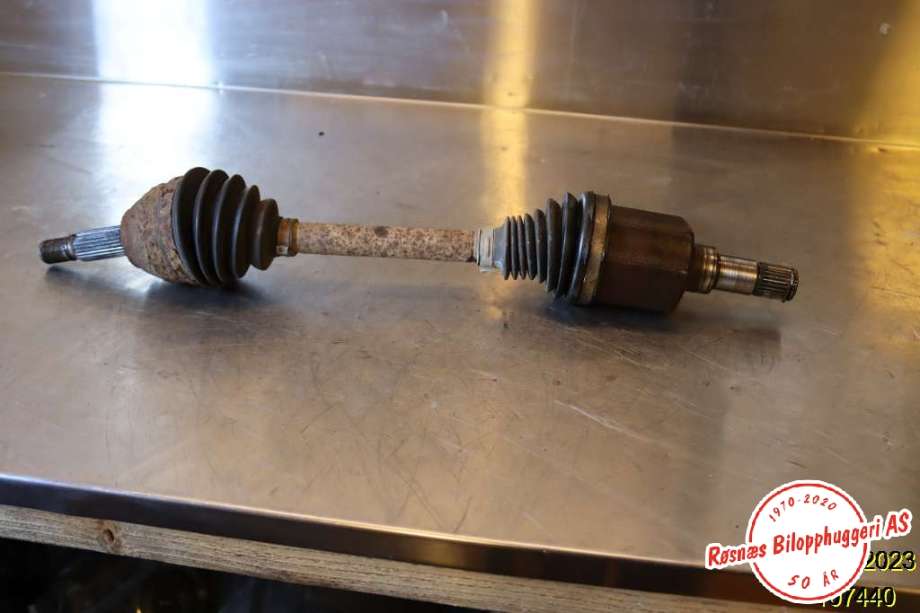 Drivaksel venstre foran til Ford Transit Connect, 2009-2013 (Type I, Fase 2)  (FORD|9T16-3A328-A1A)