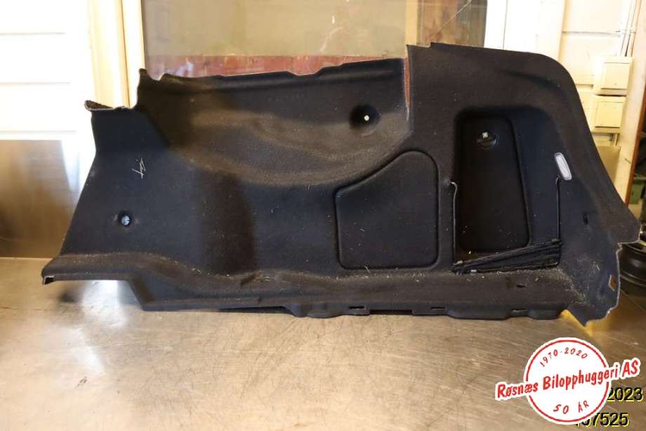 Bagasjerom teppe/gulvplate til Mercedes E-Klasse, 2009-2013 (Fase 1) (W212) (W212) (MERCEDES|A 212 690 1441/9F08)