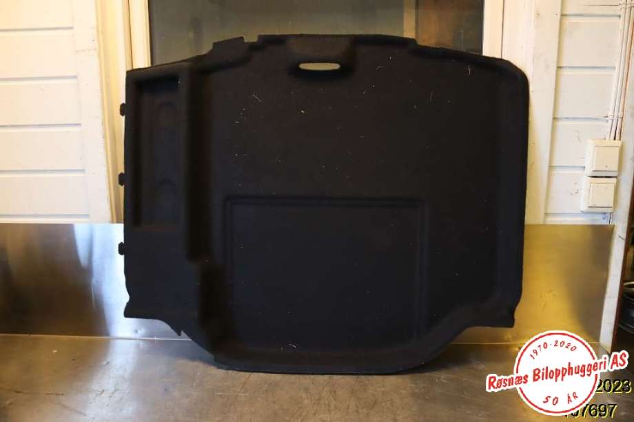 Bagasjerom teppe/gulvplate til Mercedes E-Klasse, 2009-2013 (Fase 1) (W212) (W212) (MERCEDES|A 212 690 0141)