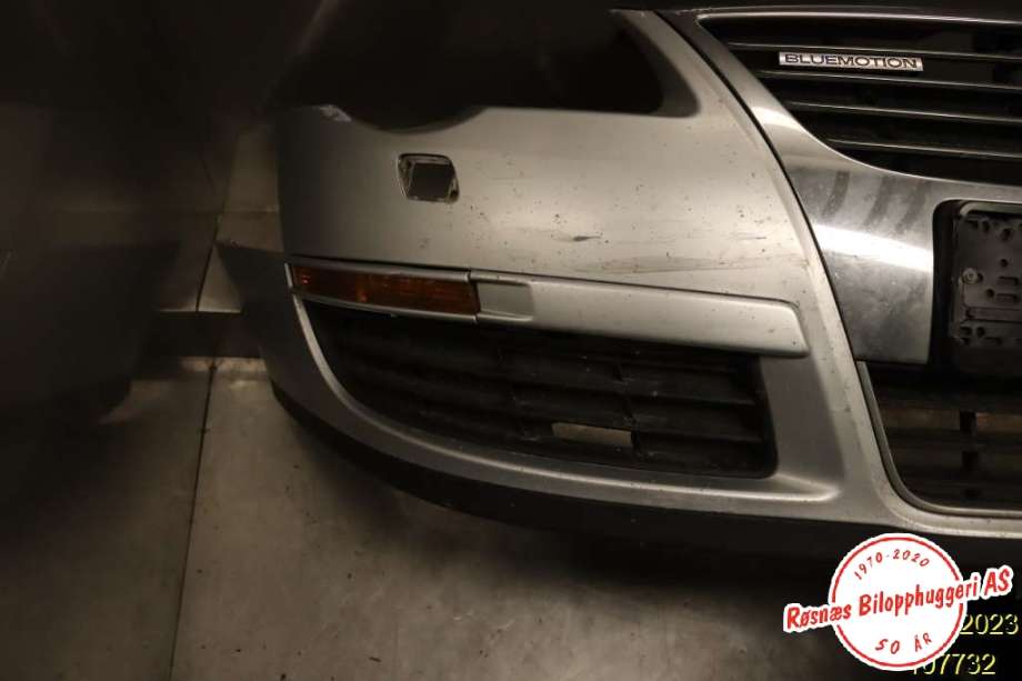 Støtfanger foran til VW Passat 2005-2010 (B6) (B6) (VOLKSWAGEN|3C0 807 217 E|)