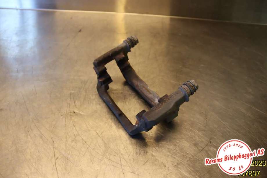 Bremsecaliper brakett til Mercedes C-Klasse, 2014-2018 (Fase 1) (W205) (W205) (MERCEDES|A 205 421 08 94)