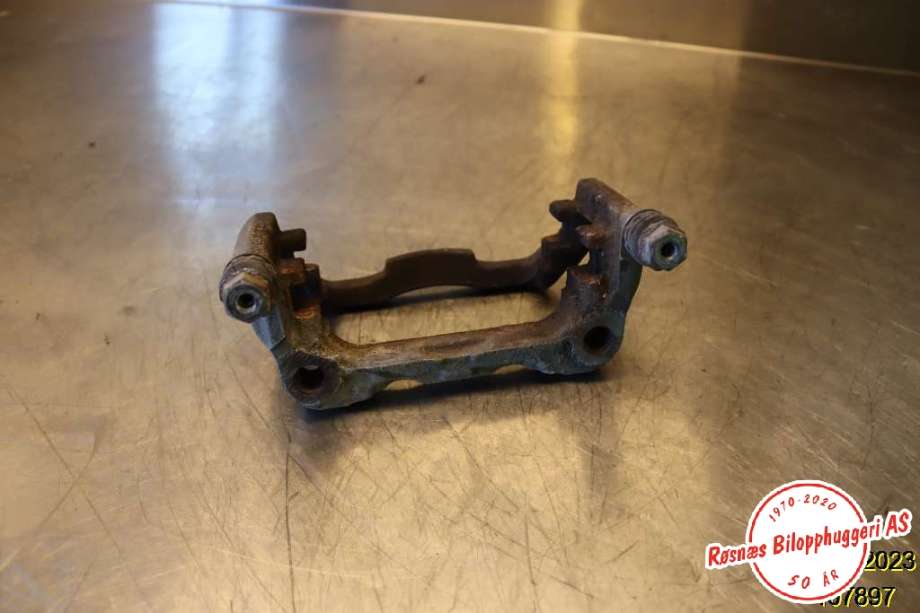 Bremsecaliper brakett til Mercedes C-Klasse 2014-2018 (Fase 1) (W205) (W205) (MERCEDES|A 205 421 08 94|)