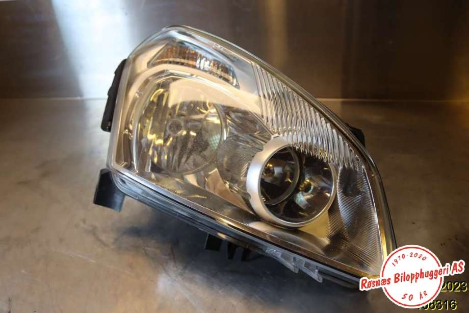 Frontlykt høyre halogen til Nissan Qashqai, 2007-2010 (Type I, Fase 1)  (NISSAN|)