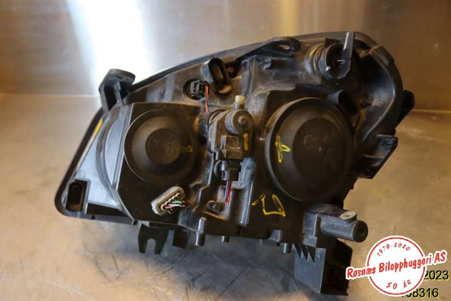 Frontlykt høyre halogen til Nissan Qashqai 2007-2010 (Type I, Fase 1) (NISSAN|)