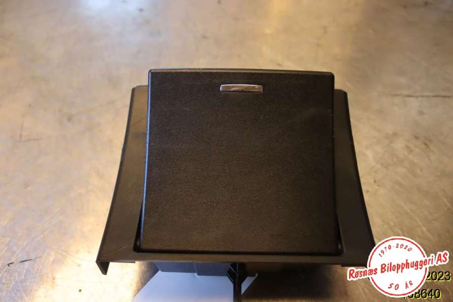 Dashbord askebeger til Mercedes E-Klasse, 2009-2013 (Fase 1) (W212) (W212) (MERCEDES|A212 6803850)