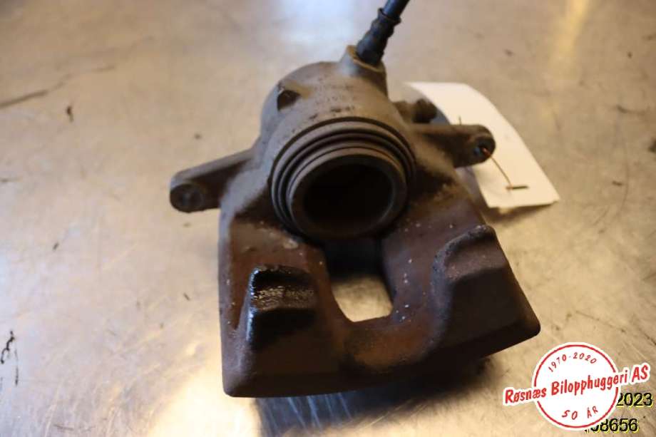 Bremsecaliper venstre foran til Mercedes E-Klasse 2009-2013 (Fase 1) (W212) (W212) (MERCEDES|A 204 421 23 81|)