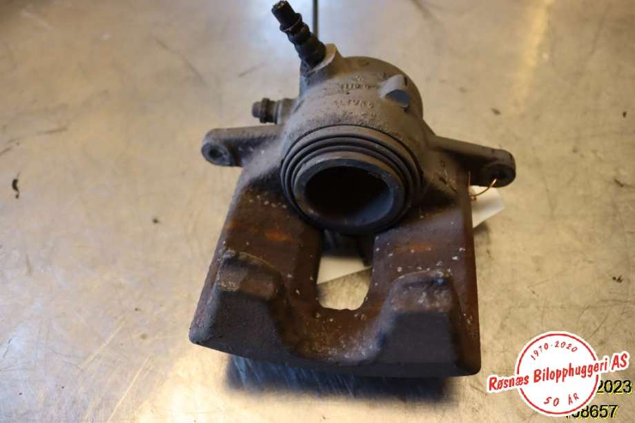Bremsecaliper høyre foran til Mercedes E-Klasse 2009-2013 (Fase 1) (W212) (W212) (MERCEDES|A 204 421 24 81|)