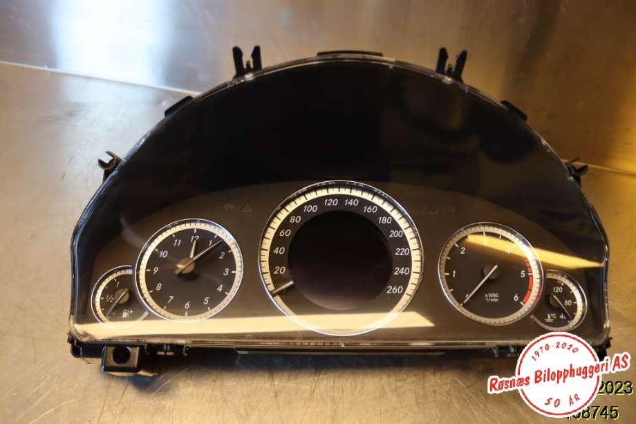 Speedometer til Mercedes E-Klasse 2009-2013 (Fase 1) (W212) (W212) (MERCEDES|A 212 900 33 13|)