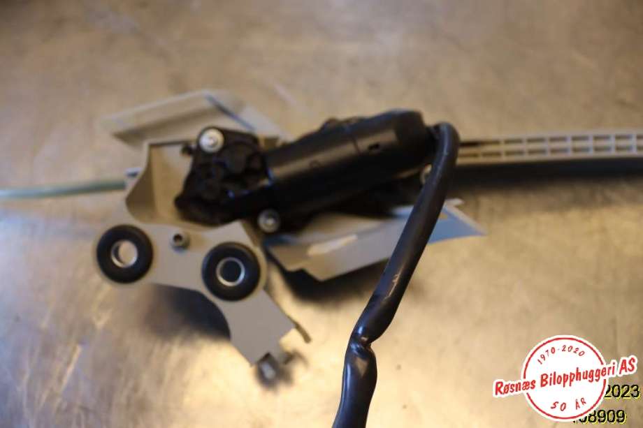 Innredning pakke til Mercedes E-Klasse 2009-2013 (Fase 1) (W212) (W212) (MERCEDES|A2128203042|)