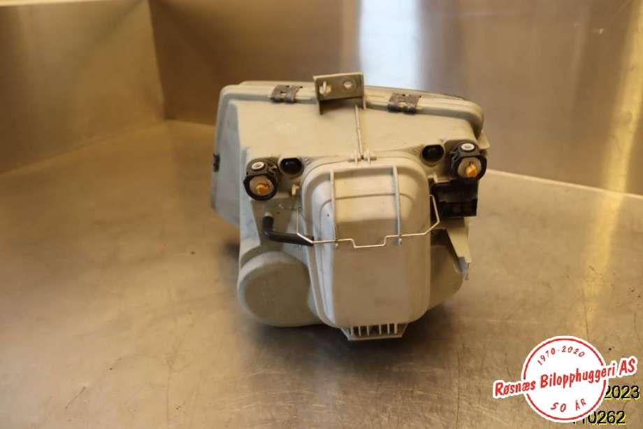 Frontlykt høyre halogen til Mercedes Vito/Viano 1996-2003 (W638) (W638) (MERCEDES|)