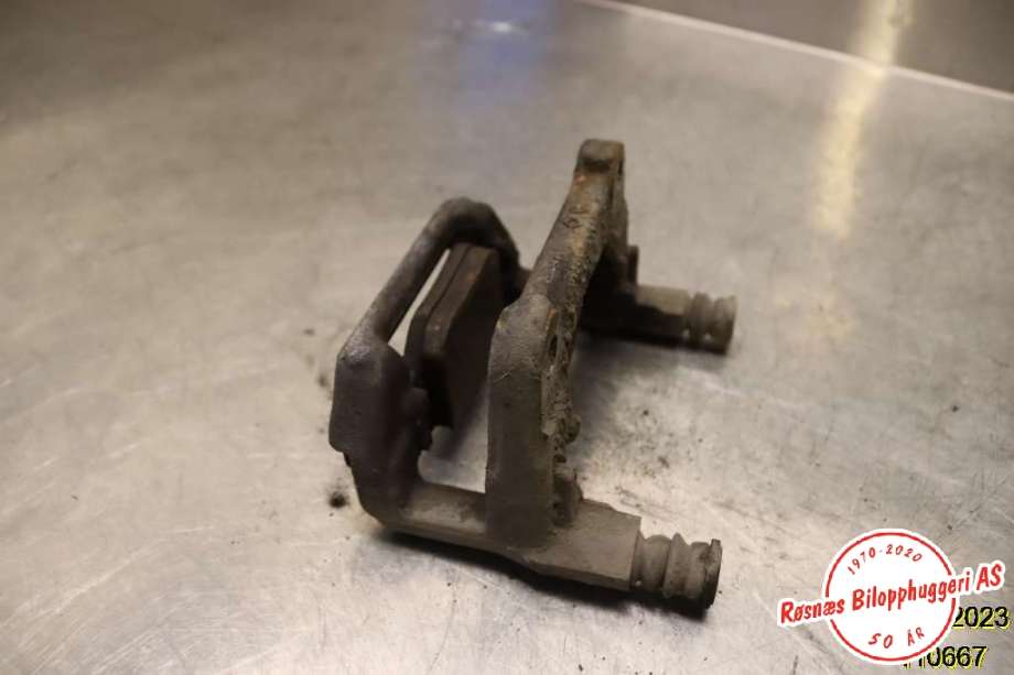 Bremsecaliper brakett til Peugeot Expert, 2016-->> (Type III) (PEUGEOT|16 735 980 80)