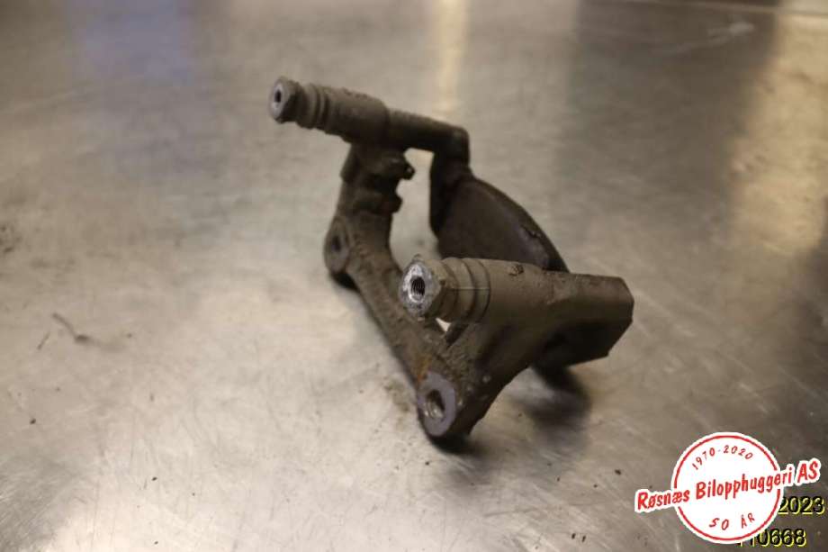 Bremsecaliper brakett til Peugeot Expert, 2016-->> (Type III) (PEUGEOT|16 735 980 80)