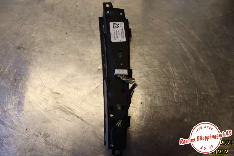 Bryter Antispinn til BMW X3 2010-2017 (F25) (F25) (BMW|9202939/02|)