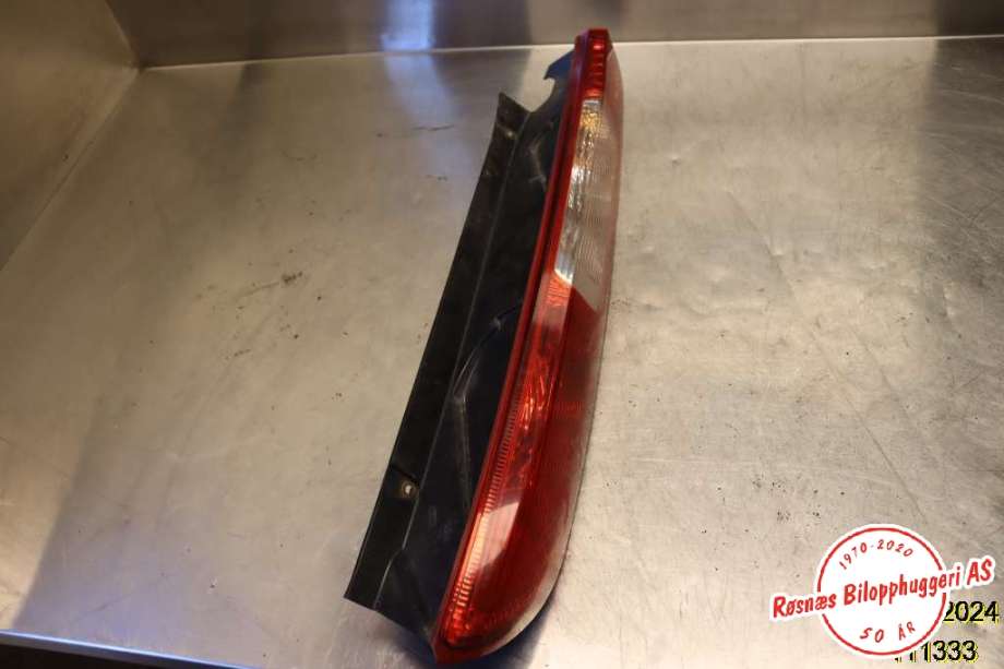 Baklykt høyre til Ford Focus 2004-2007 (Type II, Fase 1) (FORD|4M51-1340-A|)