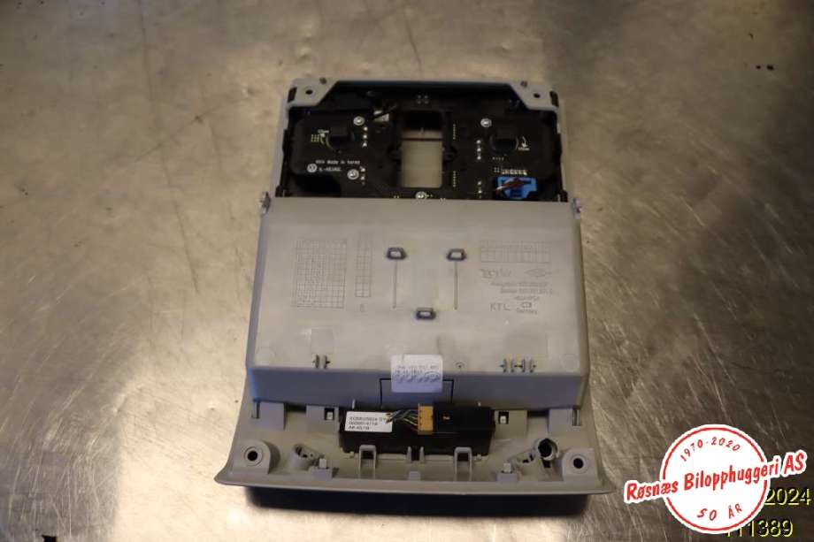 Tak konsoll til VW Tiguan 2016-2020 (Type II, Fase 1)  (VOLKSWAGEN|5G0 868 837|)