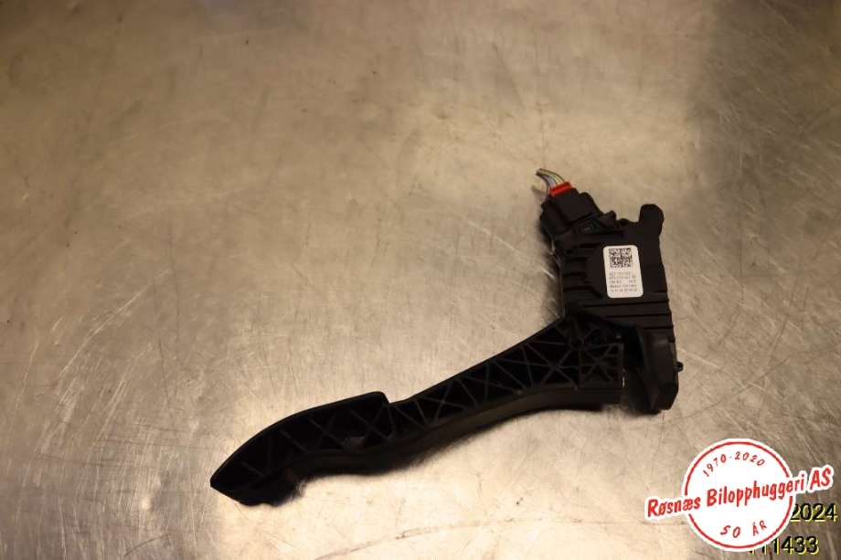 Pedal gass til VW Tiguan 2016-2020 (Type II, Fase 1)  (VOLKSWAGEN|5Q1 723 503 L|)