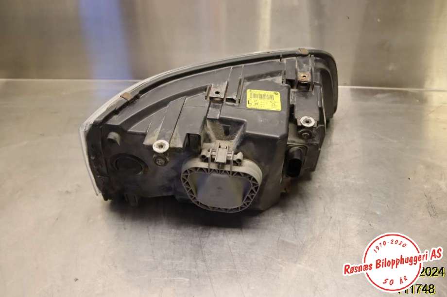 Frontlykt venstre halogen til VW Transporter / Caravelle 2003-2009 (Fase 1) (T5) (T5) (VOLKSWAGEN|7H1 941 017 N|)